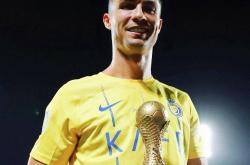 梅西五连胜继续领跑积分榜，C罗主帅陷下课危机！